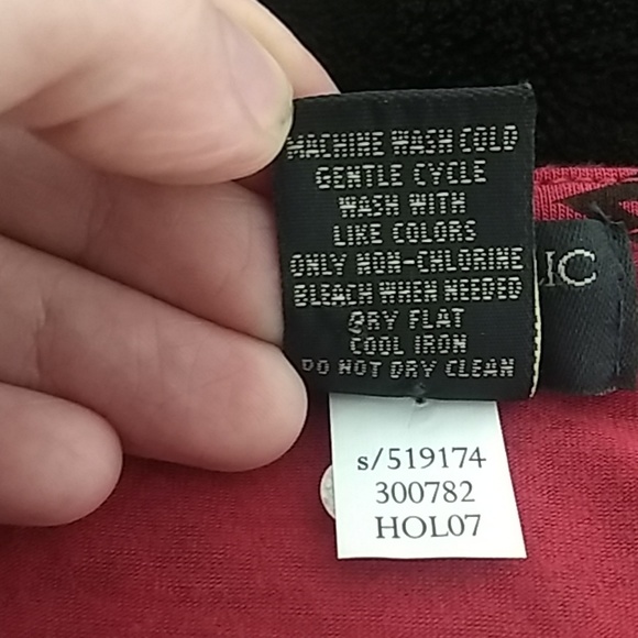 Banana Republic Pattern Red Stretch V-Neck Top M - Picture 8 of 8